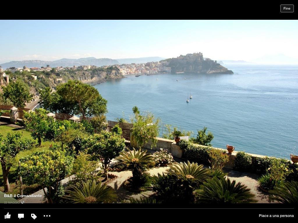 Guest House Il Comandante Procida Exterior foto